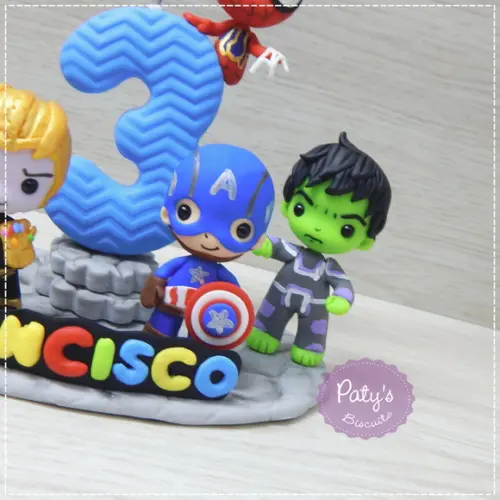 Topinho com vela Vingadores Guerra Infinita (5 personagens)