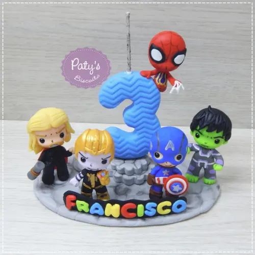 Topinho com vela Vingadores Guerra Infinita (5 personagens)