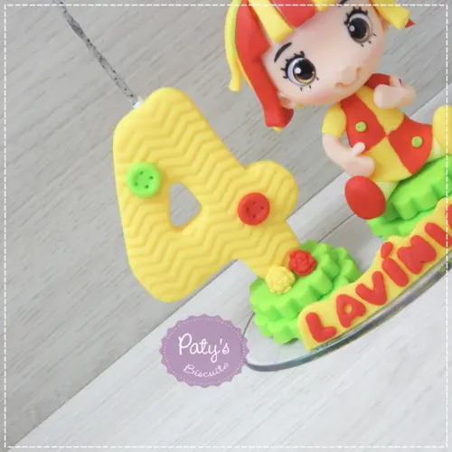 Topo com Vela Emília - Sítio do Pica-Pau Amarelo