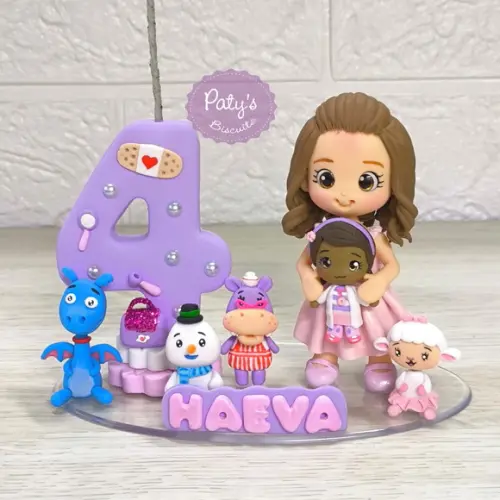 Topo com Vela Personalizado Doutora Brinquedos