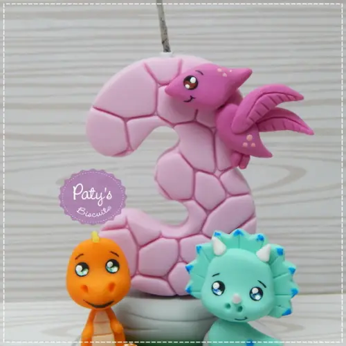 Vela Decorada Dinossauros (vela rosa)