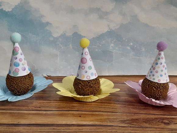 20 Mini Chapéu Festa para Brigadeiro