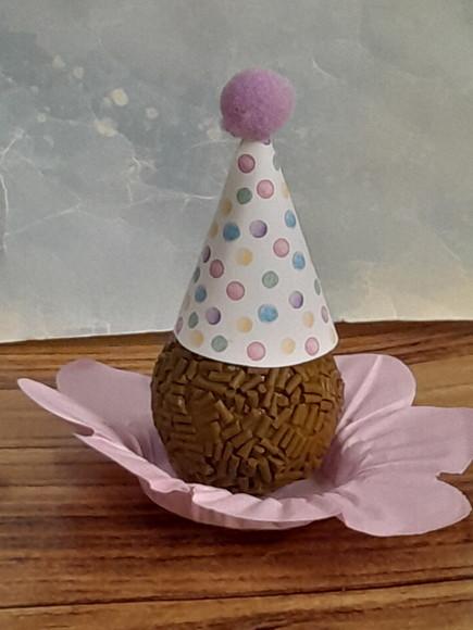 20 Mini Chapéu Festa para Brigadeiro