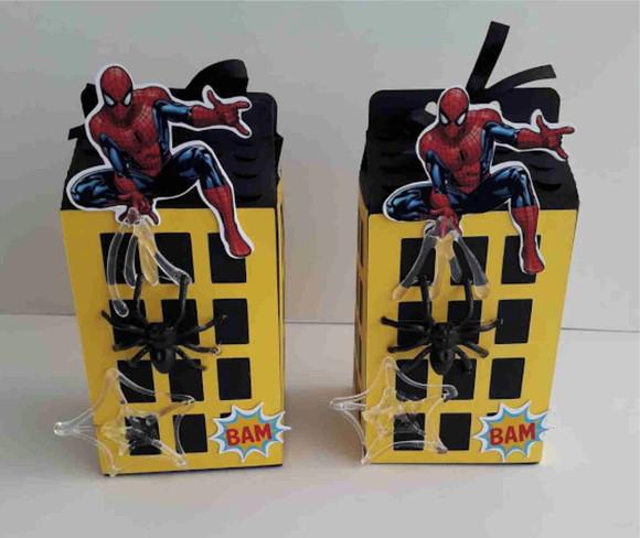 Caixa milk prédio Homem Aranha