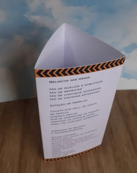 10 Cardápios de Mesa Triangular Construtor