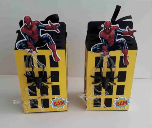 Caixa milk prédio Homem Aranha