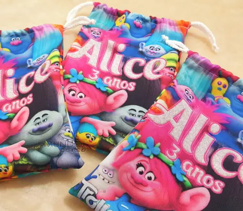 Sacolinha 18cm x 25cm Trolls