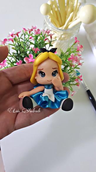 Aplique Alice no país das maravilhas em biscuit