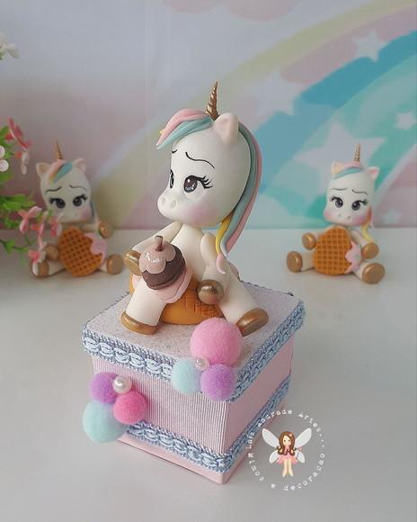 Caixinha Unicórnio Luxo em biscuit
