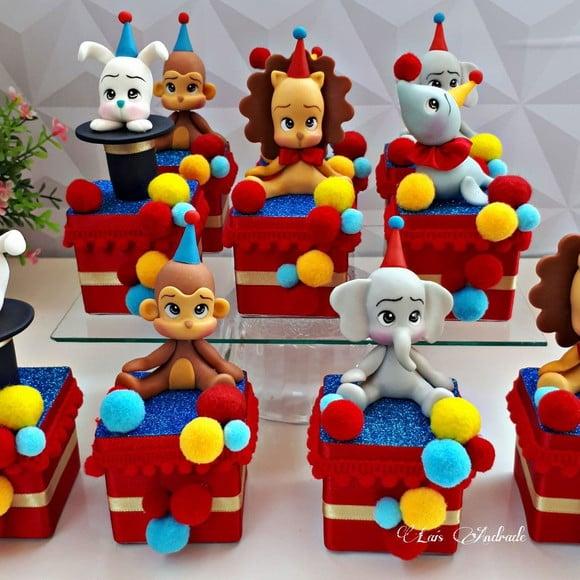 Caixinhas Luxo Circo feitas em biscuit