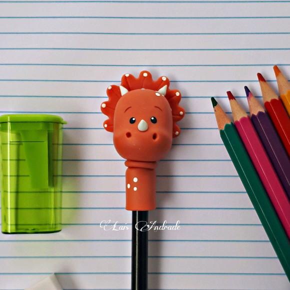 Ponteira de lápis personalizado dinossauro em biscuit