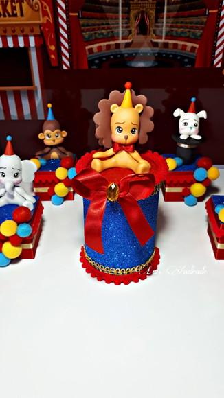 Cofrinho circo luxo em biscuit