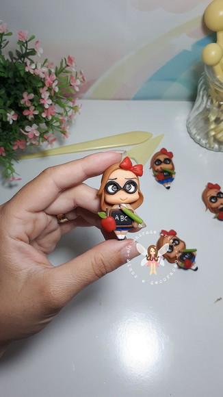 Mini Aplique volta as aulas | Menininha estudante em biscuit