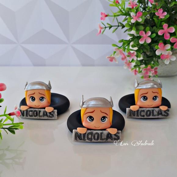 Porta Docinhos Vingadores feitos em biscuit