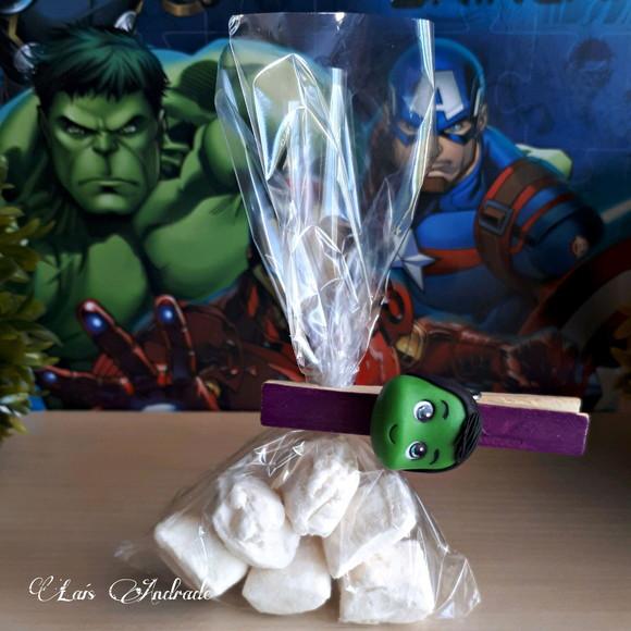 Prendedor personalizado Hulk em biscuit