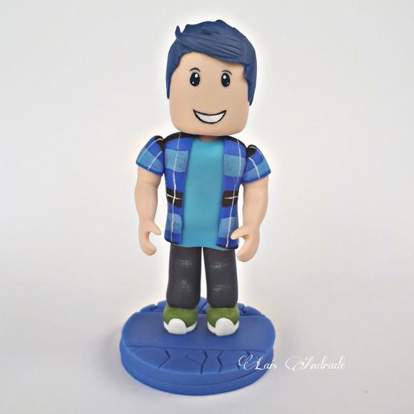 Boneco colecionável ou topo de bolo Roblox em biscuit