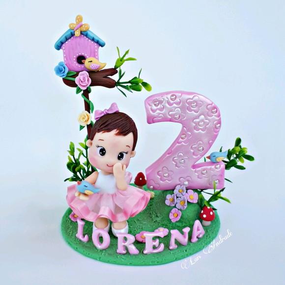 Topo de Bolo Cenário Jardim Encantado personalizado em biscuit