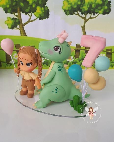 Topo de Bolo Dinossauro Menina Personalizado em biscuit