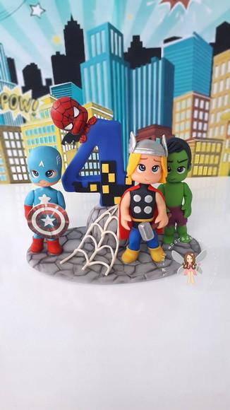 Topo de Bolo os Vingadores / Heróis