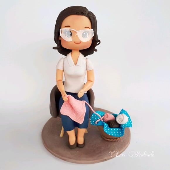 Vovó Fazendo Crochê Personalizada em Biscuit