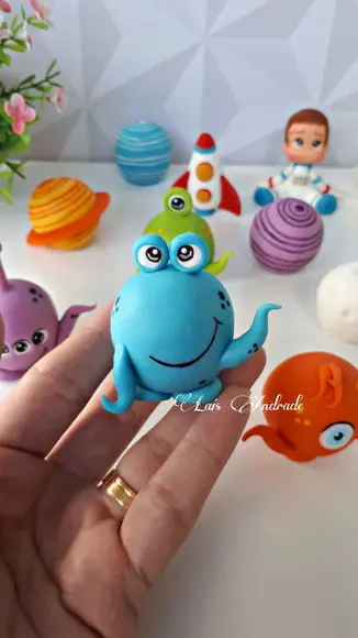 Apliques Etezinhos, planetas e foguetes feitos em biscuit
