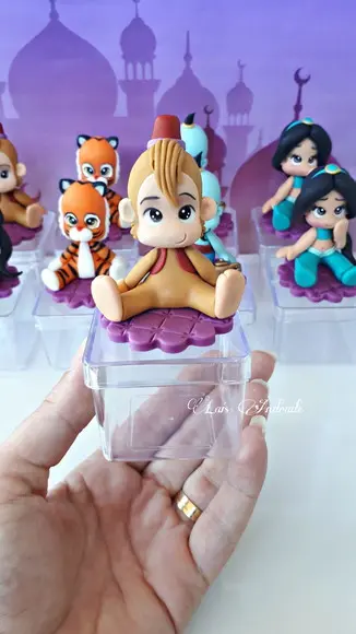 Caixinha Princesa Jasmine , Aladdin, Abu e Gênio da lâmpada