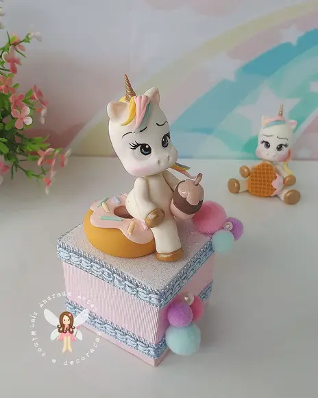 Caixinha Unicórnio Luxo em biscuit