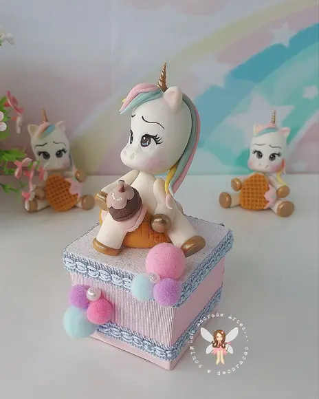 Caixinha Unicórnio Luxo em biscuit