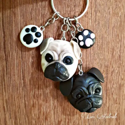 Chaveiro cachorro personalizado em biscuit | labrador e basset