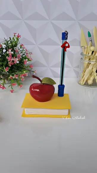 Porta Caneta Dia dos Professores em biscuit / Caneta decorada