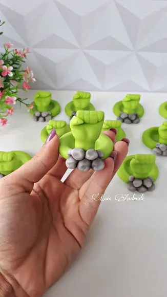 Porta Docinho Hulk em biscuit