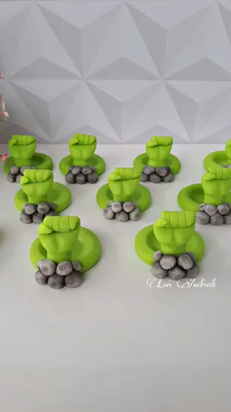 Porta Docinho Hulk em biscuit