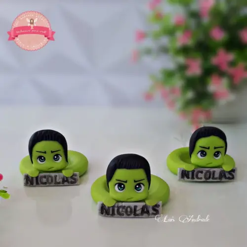 Porta Docinhos Vingadores feitos em biscuit