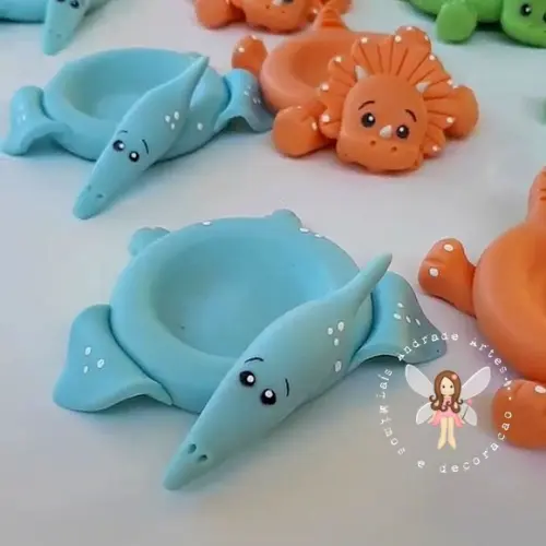 Porta Docinhos Dinossauro em biscuit | Cores Candy