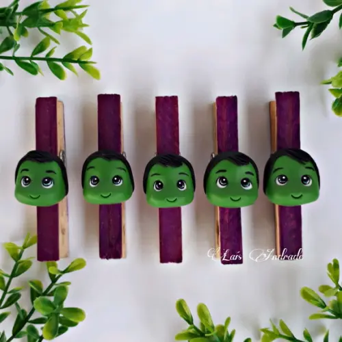 Prendedor personalizado Hulk em biscuit