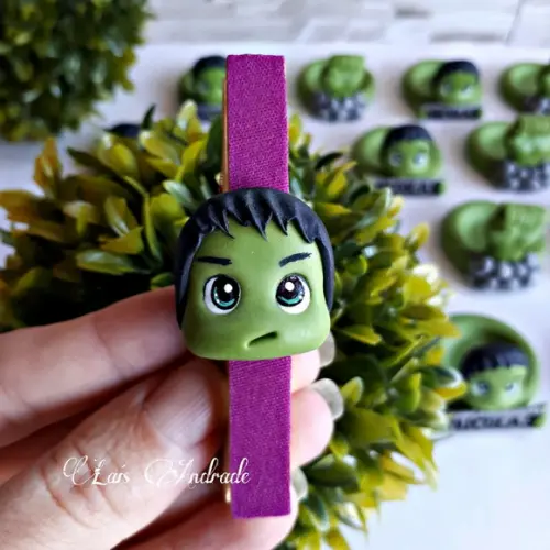 Prendedor personalizado Hulk em biscuit