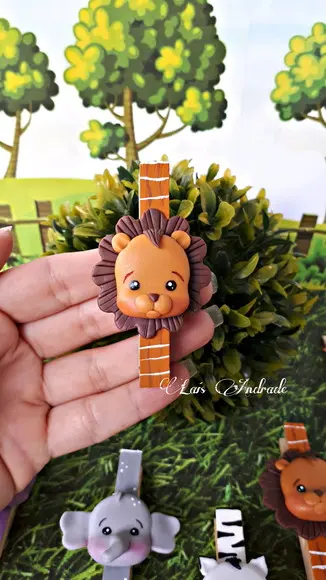 Prendedor personalizado safari em biscuit