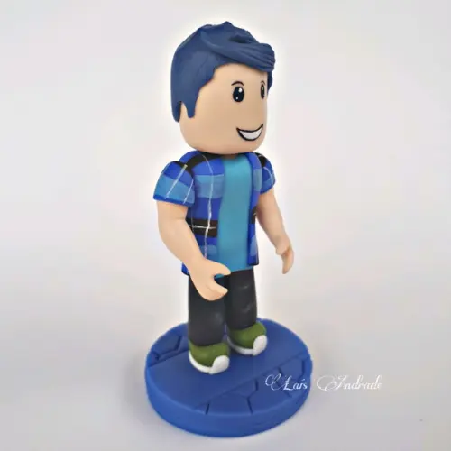 Boneco colecionável ou topo de bolo Roblox em biscuit