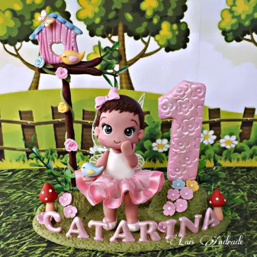Topo de Bolo Cenário Jardim Encantado personalizado em biscuit