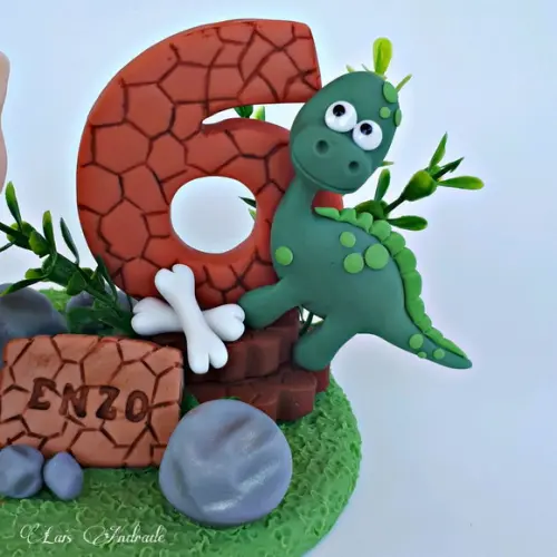 Topo de Bolo Dinossauro Personalizado em biscuit