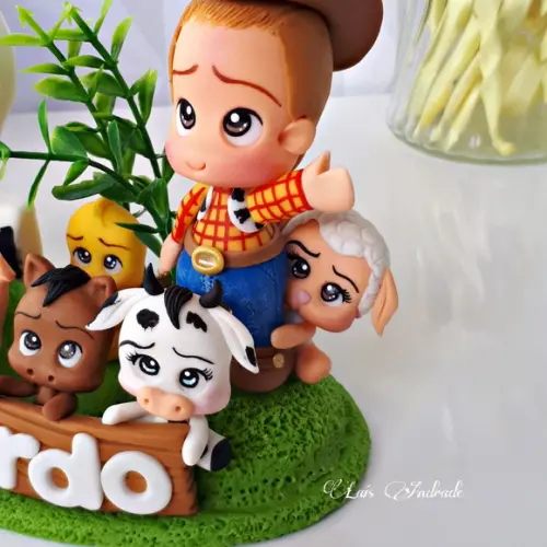 Topo de Bolo Fazendinha Personalizado em biscuit