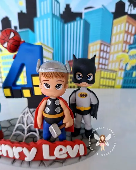 Topo de Bolo Super-heróis Personalizado com Nome Composto