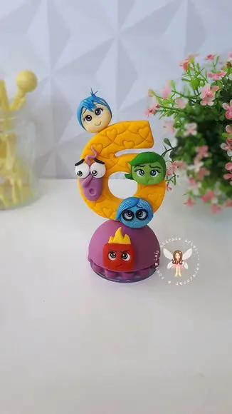 Vela Divertida Mente feita em biscuit