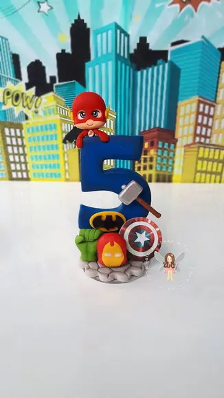 Vela Super-heróis Feita em Biscuit