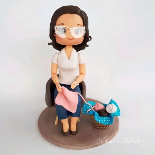 Vovó Fazendo Crochê Personalizada em Biscuit