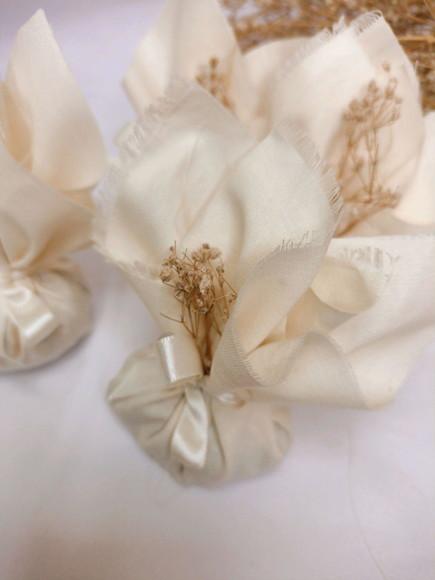 25 sachês perfumados e personalizados para lembrancinhas