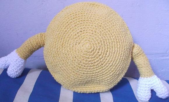 Almofadinha Emoji Apaixonado em Crochê Amigurumi