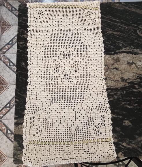 Caminho de Mesa Coração em Crochê