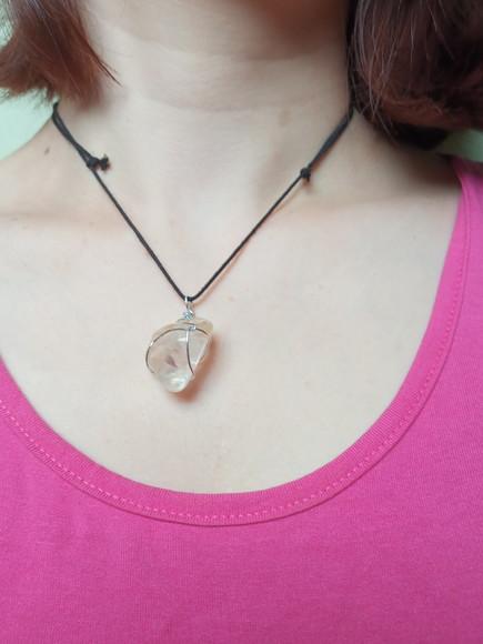 Colar com Cristal Natural