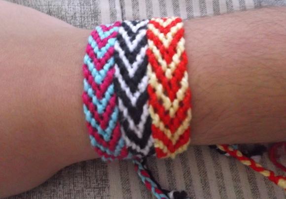 Kit com 3 Pulseiras da Amizade de Macramê